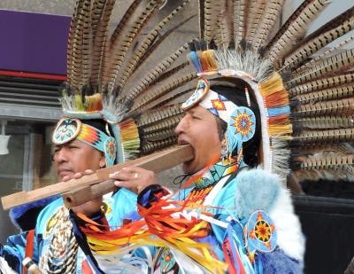 446 PERUVIAN PERFORMERS.jpg